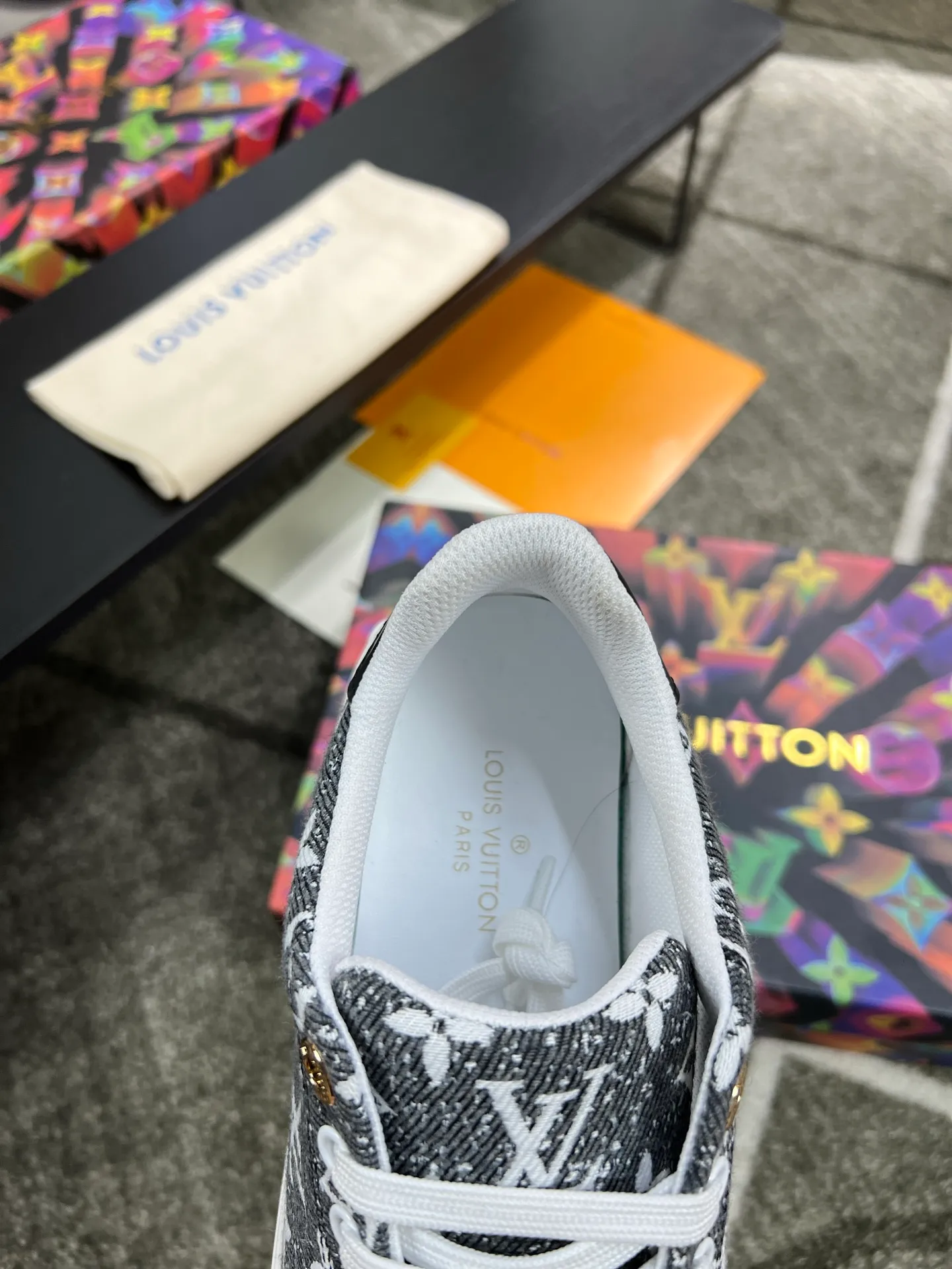 Factory price: 520💰LOUIS VUITTON [Louis VUITTON] New trendy Lv is on the market🎁, casual and fashionable men's shoes👟The upper is made of imported original fabric + cowhide mesh lining, the original wear-resistant rubber outsole, the version is simple and elegant, exclusive for trendy men, six colors available, code number: 38-44, customized 45, 46